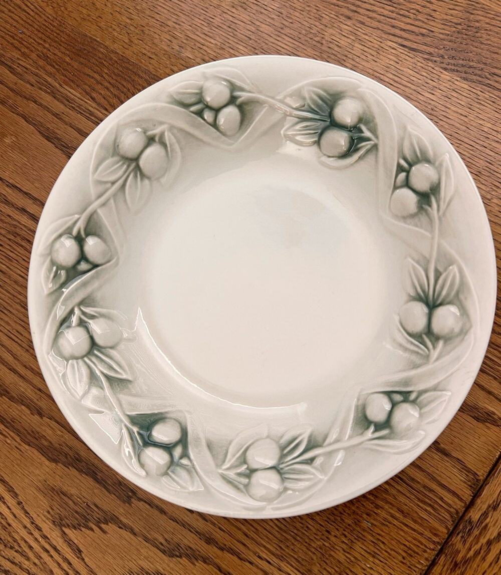 White & Green Round Dinner Plate, Painted Embossed Fruit Border Pattern